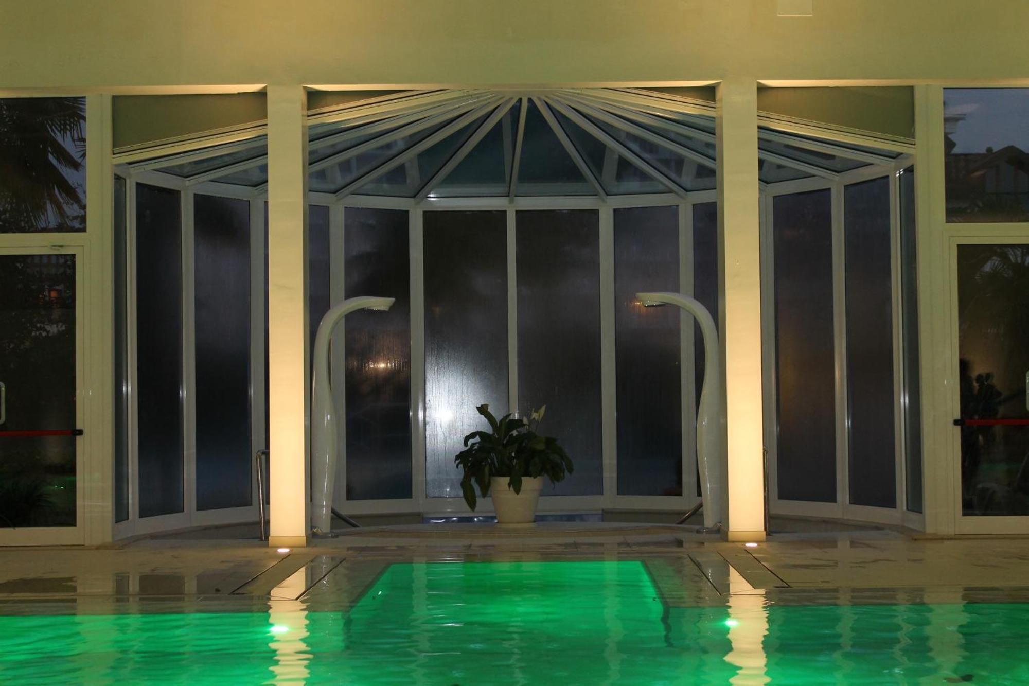אבנו טרמה Hotel Universal Terme מראה חיצוני תמונה