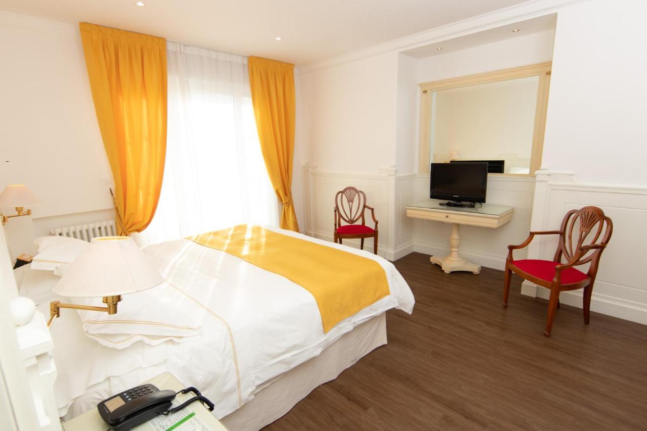 אבנו טרמה Hotel Universal Terme מראה חיצוני תמונה